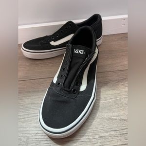 Vans Women’s Old Skool Classic - Size 8